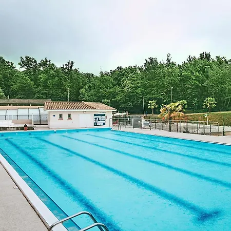 Hébergement de vacances Escape With Tennis & Shared Pool *