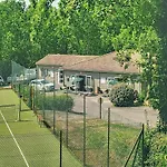 Ferienhaus Escape With Tennis & Shared Pool