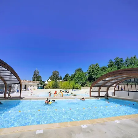 Escape With Tennis & Shared Pool Vakantiehuis *
