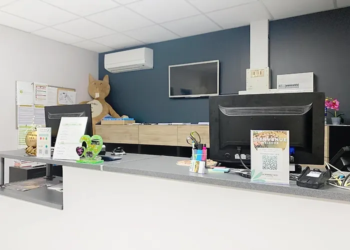 بيت للعطل Escape With Tennis & Shared Pool *