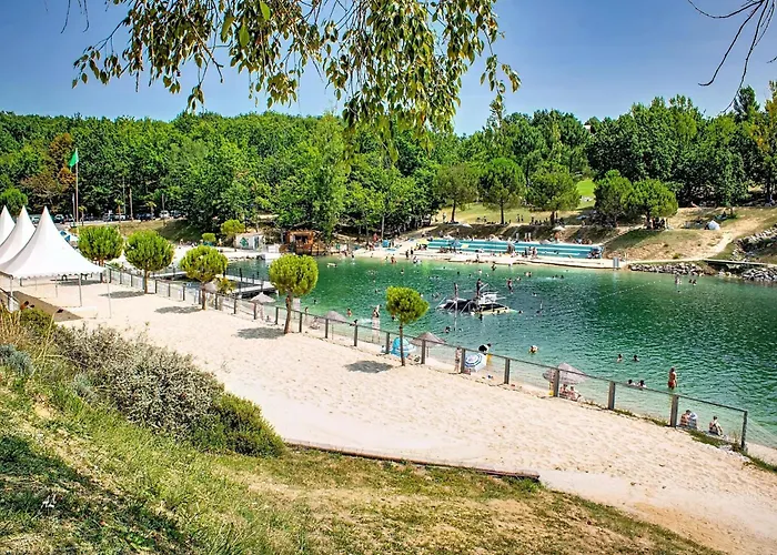 بيت للعطل Escape With Tennis & Shared Pool