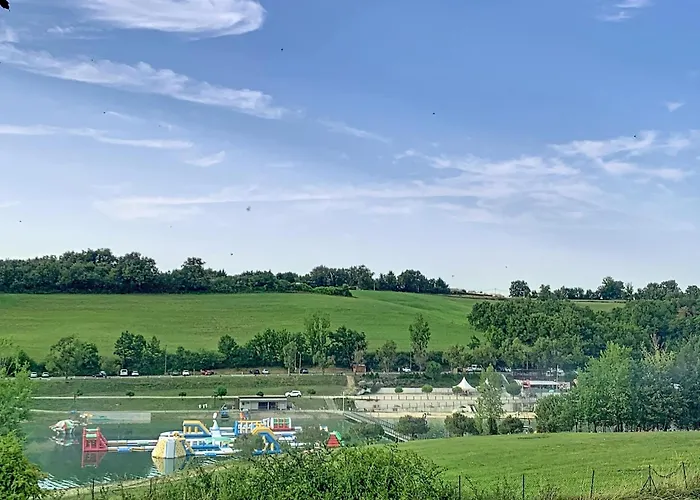 بيت للعطل Escape With Tennis & Shared Pool