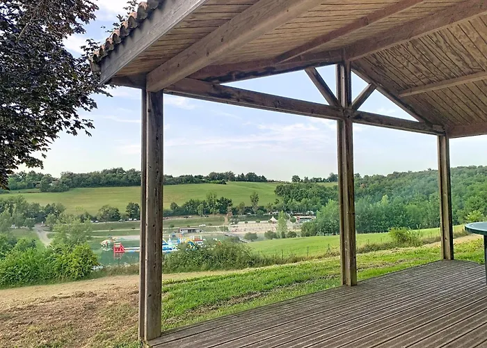 Escape With Tennis & Shared Pool *