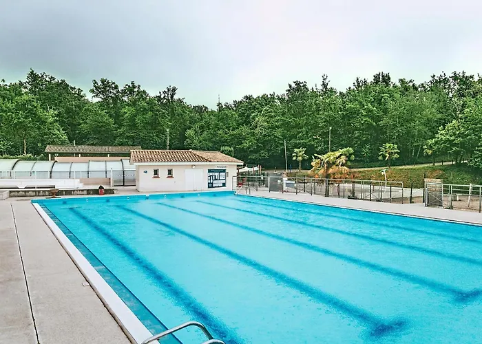 بيت للعطل Escape With Tennis & Shared Pool *